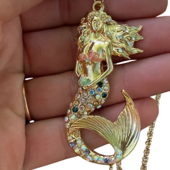 Mermaid Necklace With Hand Woven Byzantine Chain - Picture 6 of 6